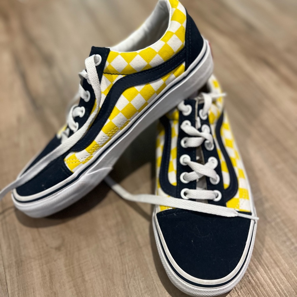 Vans women’s Checkerboard Sneakers - Navy and Yellow